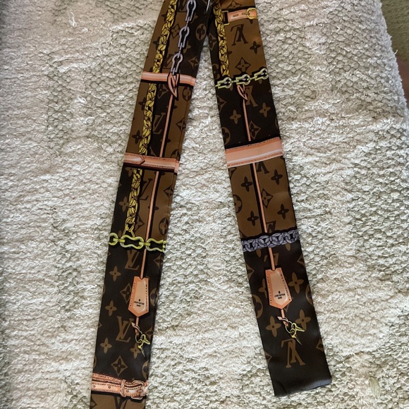 Louis Vuitton Monogram Confidential Bandeau Scarf Brown (M78655) - Picture 6 of 6